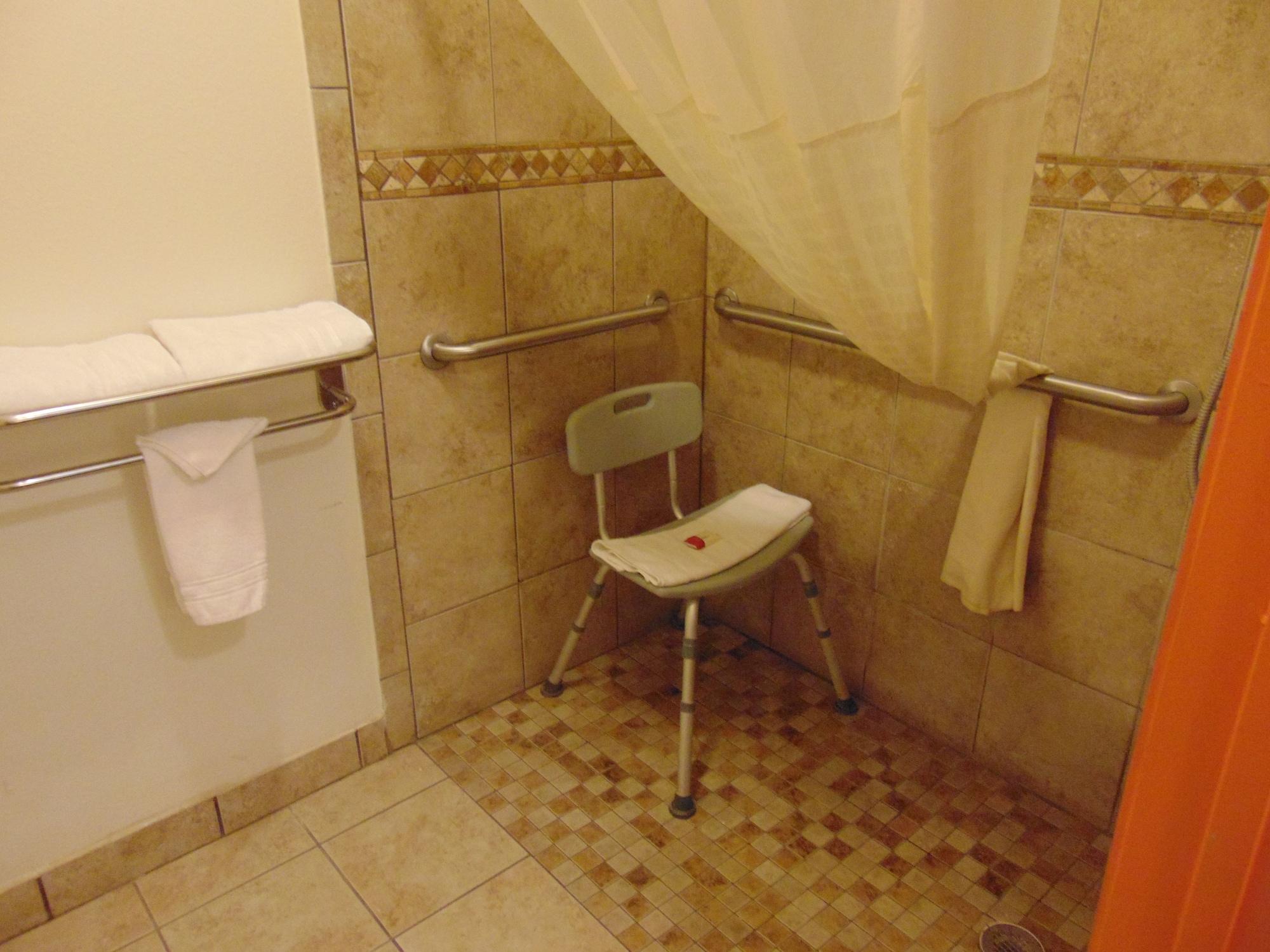 Howard Johnson By Wyndham Lubbock Tx Екстер'єр фото