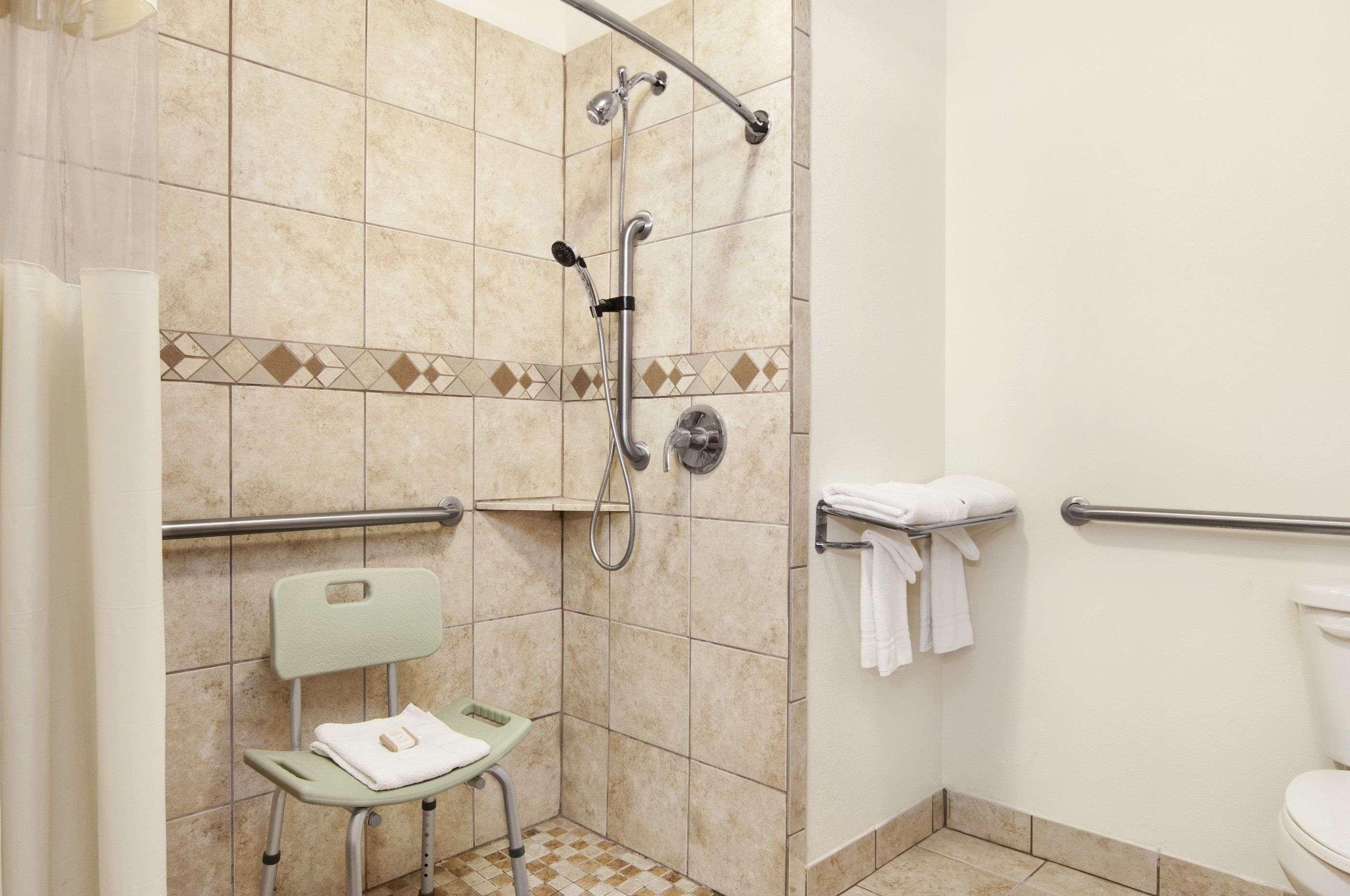 Howard Johnson By Wyndham Lubbock Tx Екстер'єр фото