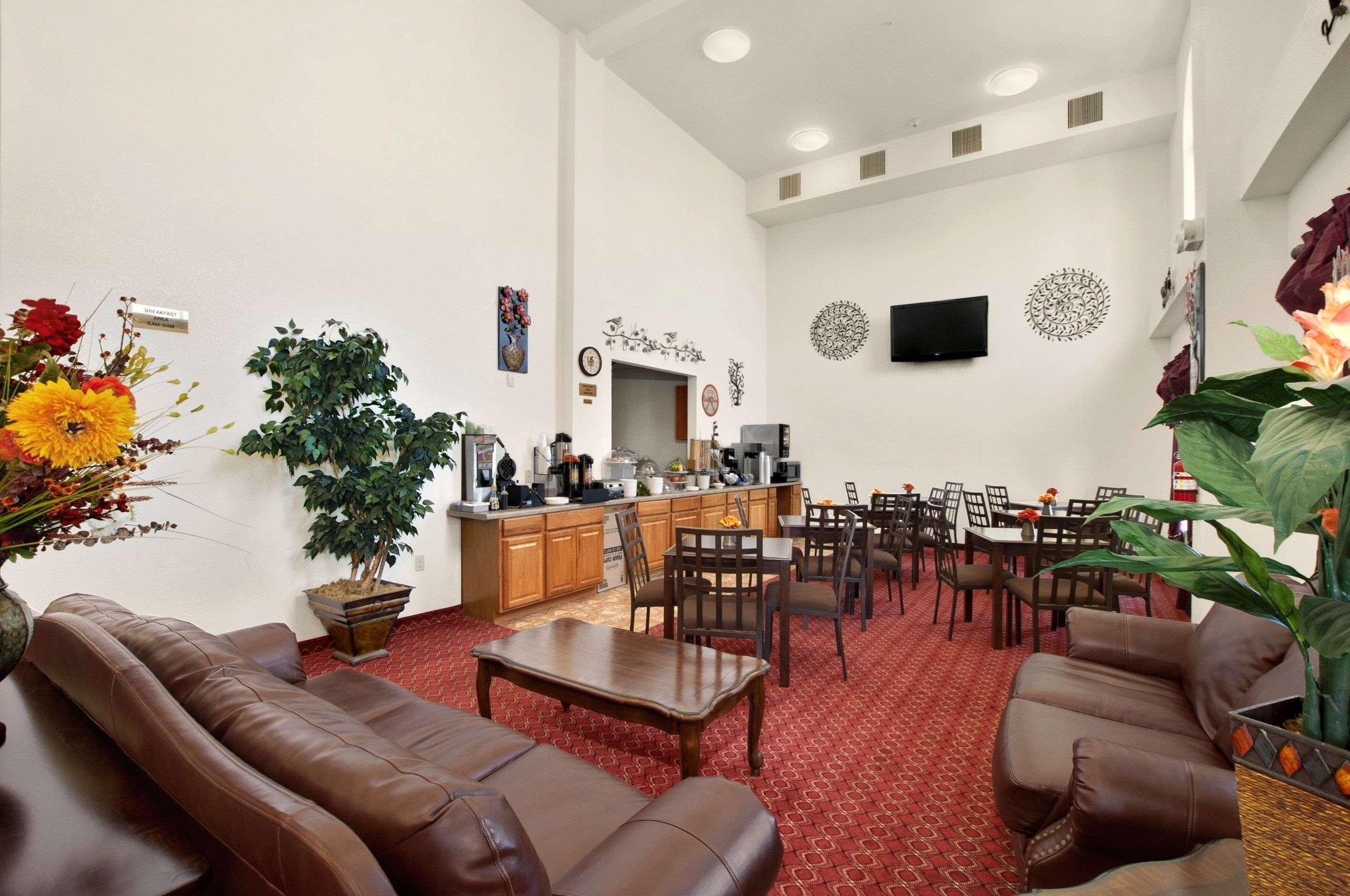Howard Johnson By Wyndham Lubbock Tx Екстер'єр фото