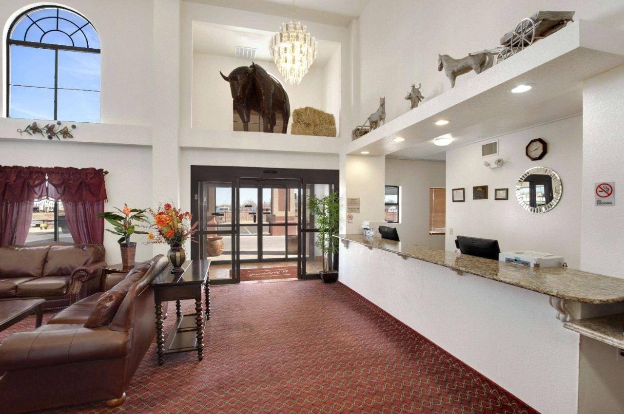 Howard Johnson By Wyndham Lubbock Tx Екстер'єр фото