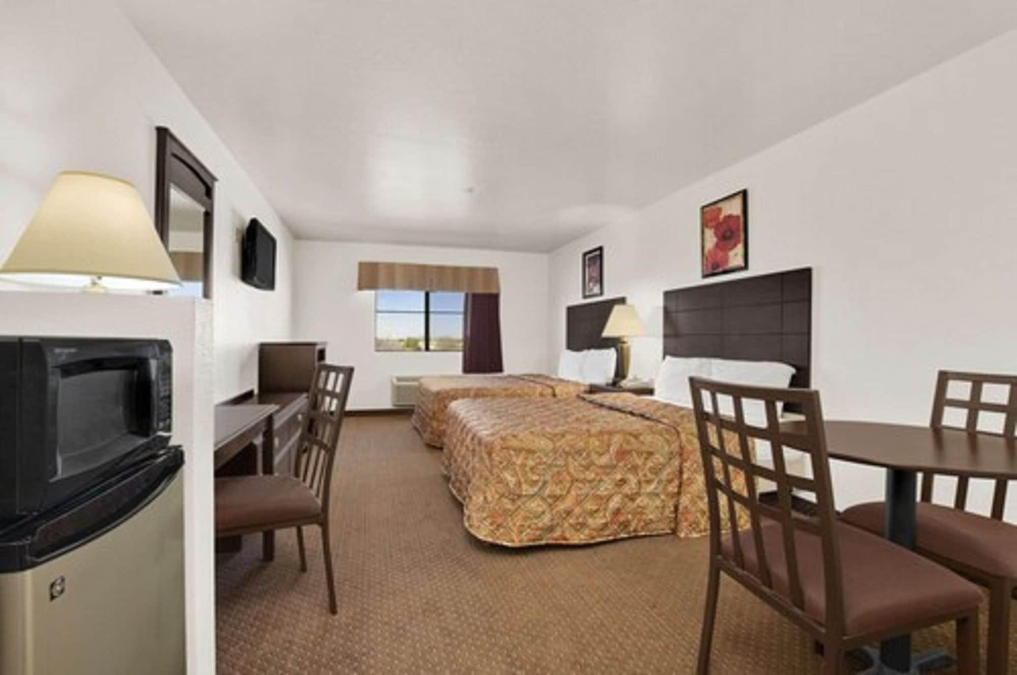 Howard Johnson By Wyndham Lubbock Tx Екстер'єр фото