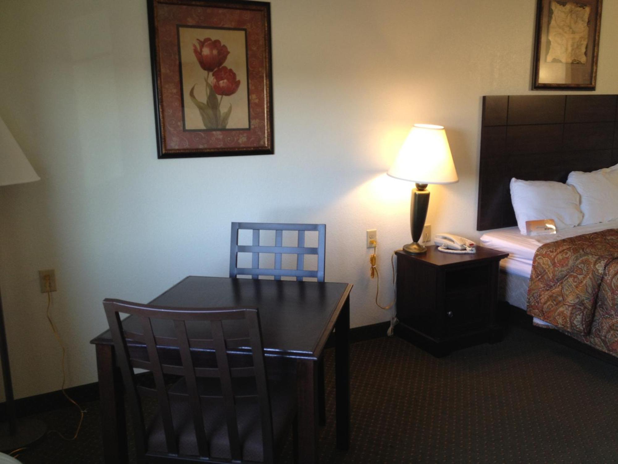 Howard Johnson By Wyndham Lubbock Tx Екстер'єр фото