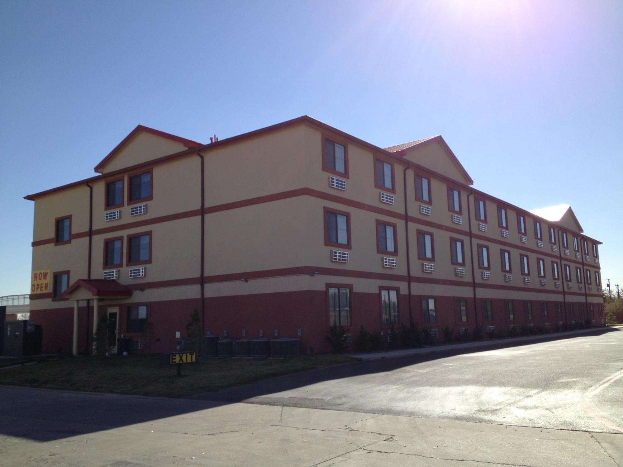 Howard Johnson By Wyndham Lubbock Tx Екстер'єр фото