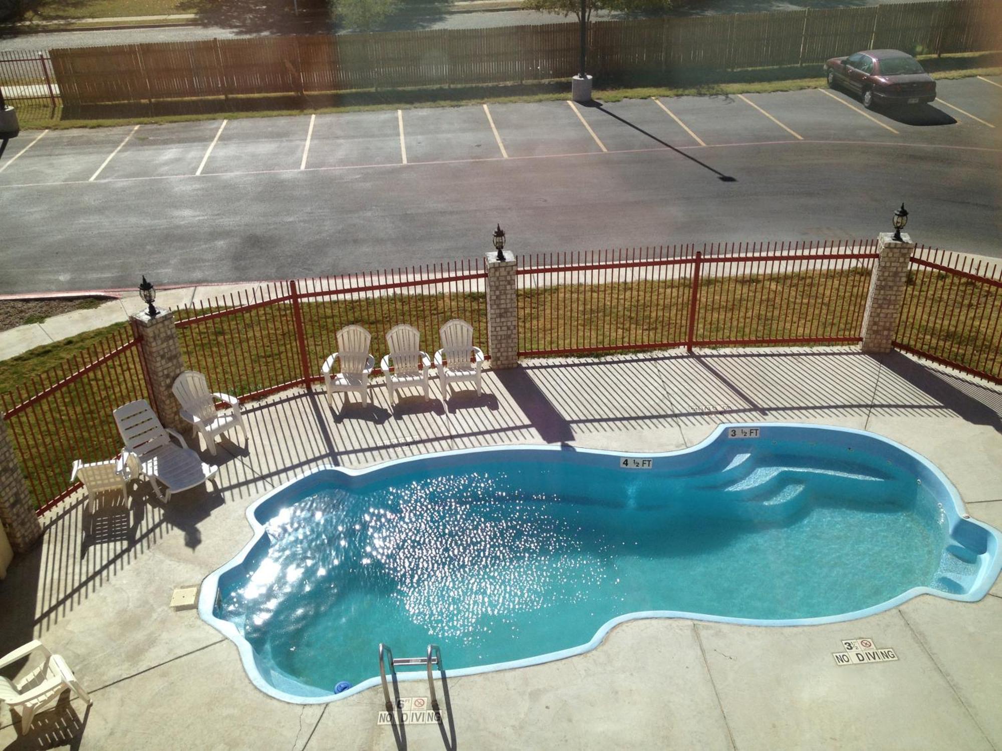 Howard Johnson By Wyndham Lubbock Tx Екстер'єр фото