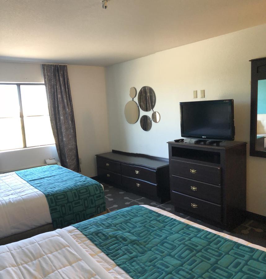 Howard Johnson By Wyndham Lubbock Tx Екстер'єр фото