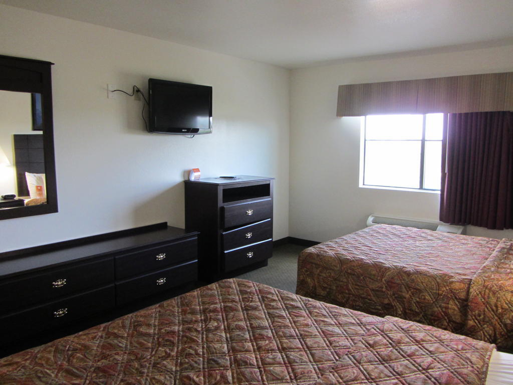 Howard Johnson By Wyndham Lubbock Tx Екстер'єр фото